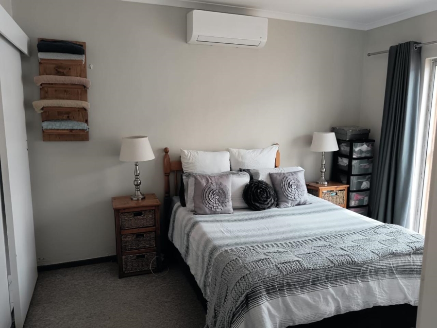 To Let 3 Bedroom Property for Rent in Bothasig Western Cape
